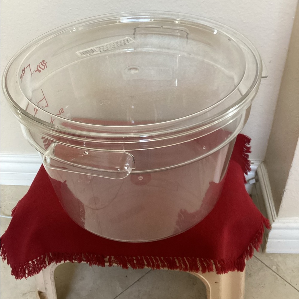 Cambro Food Storage Container - Picture 4 of 5